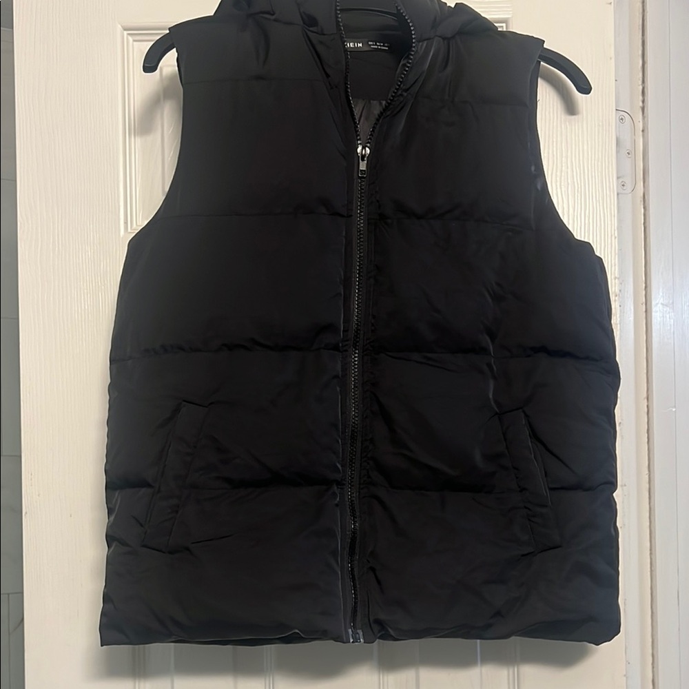 SHEIN Black Puffer Vest